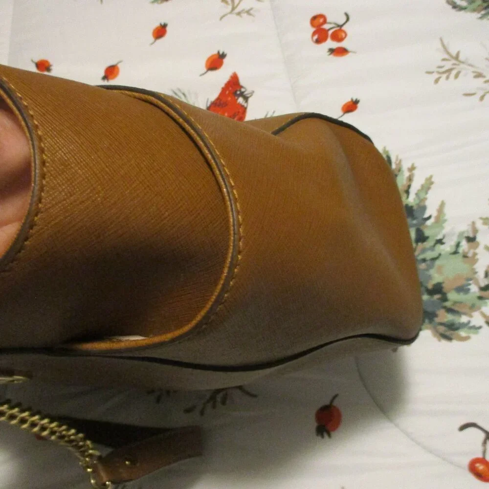 Like New Michael kors large shoulder purse jet set - Picture 6 of 14